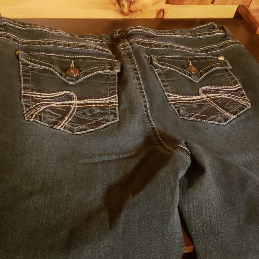 Wallflower blue jeans